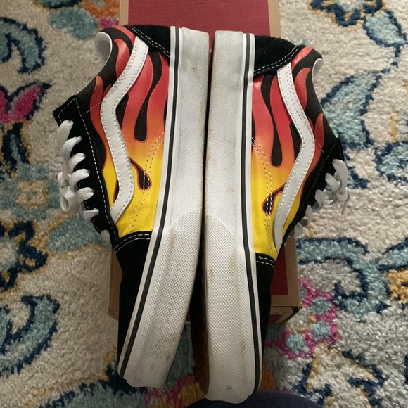 Vans - Picture 2 of 4